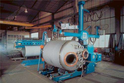 工泉公司生產(chǎn)的石英砂過濾器采用全自動焊接設(shè)備