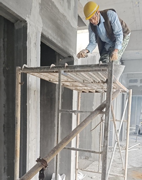 輕質隔墻板安裝現場
